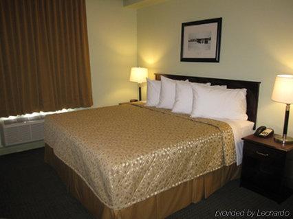Chateau Nova Hotel Fort Mcmurray Room photo